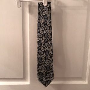 Men’s paisley silk tie